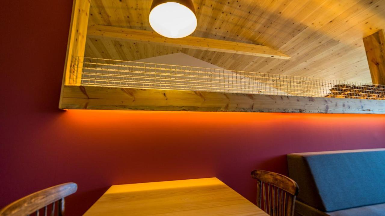 Eco-Apartaments Cal Rossa De Taus ภายนอก รูปภาพ