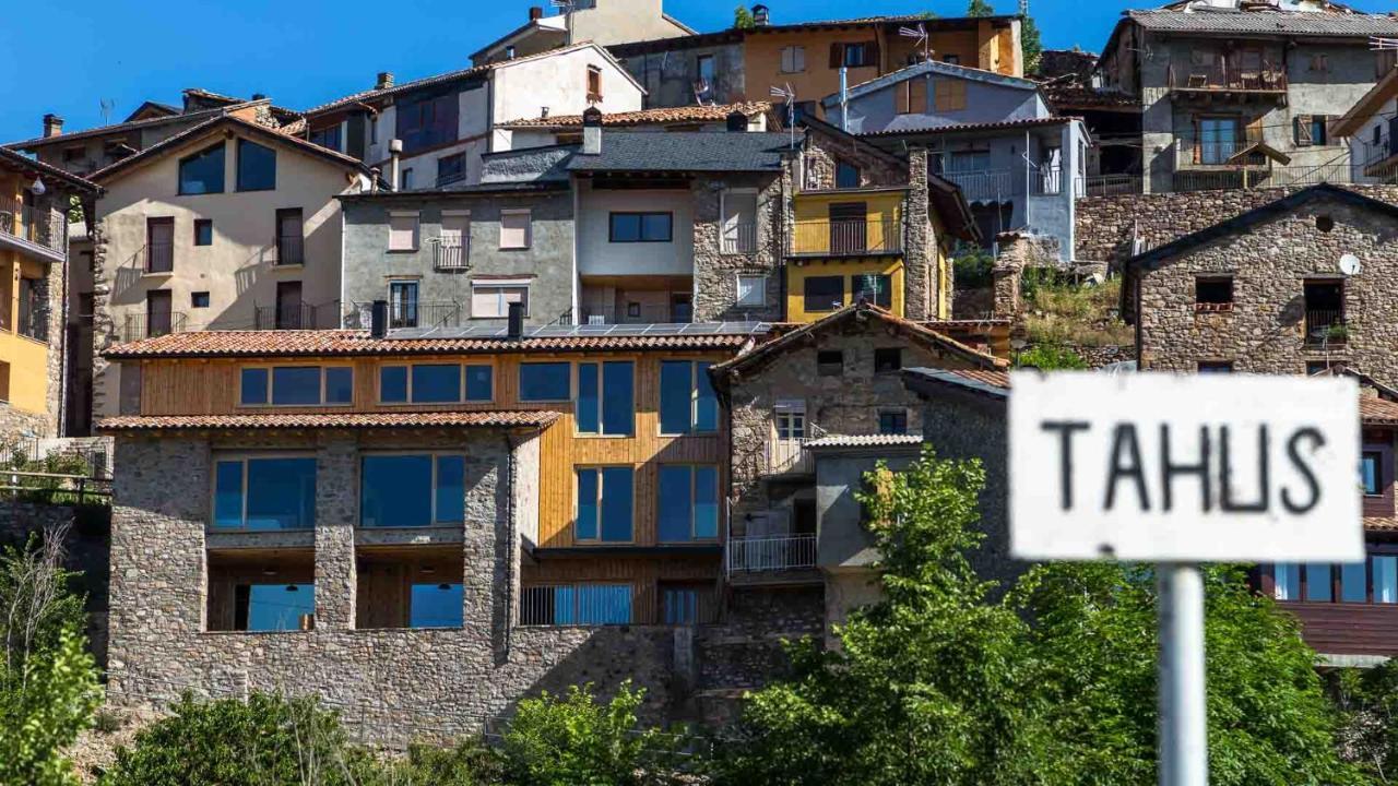 Eco-Apartaments Cal Rossa De Taus ภายนอก รูปภาพ