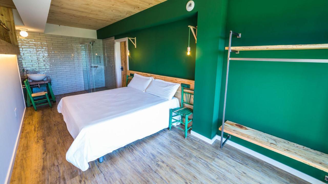 Eco-Apartaments Cal Rossa De Taus ภายนอก รูปภาพ